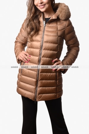 Piumino Colmar donna beige pesante svasato con cappuccio bordato