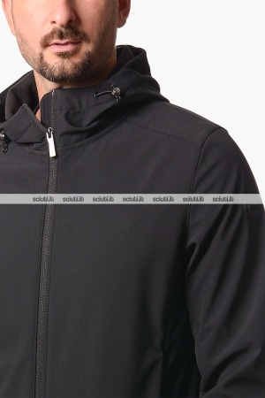 Giubbotto Colmar uomo nero leggero impermeabile in softshell